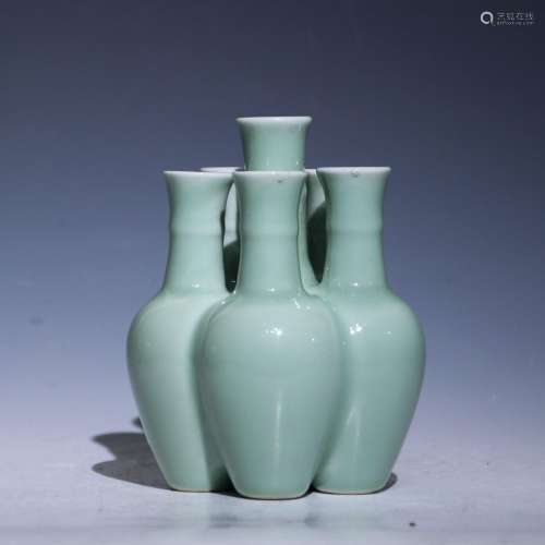 A celadon-glazed vase with five spouts,Qian long Mark