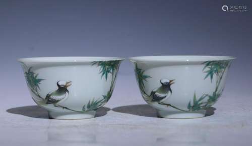 A pair of enamel 'floral and bird' bowl,Yong zheng Mark