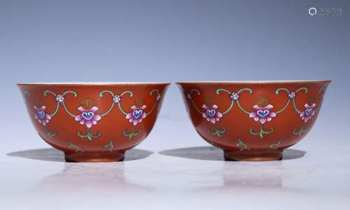 A pair of famille-rose winding stem pattern 'floral' bowl,Qi...