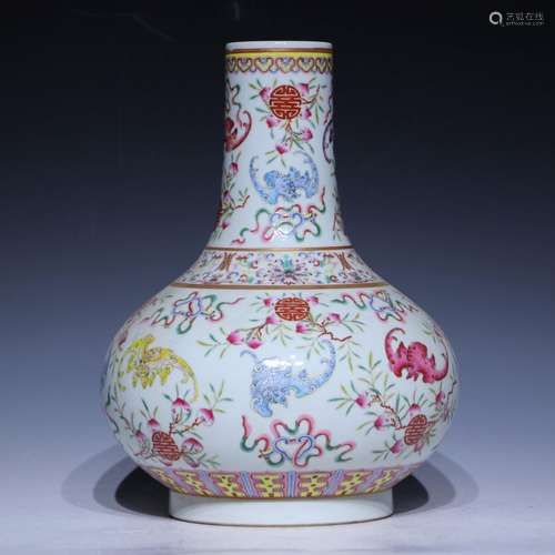 A famille-rose vase,Guang xu Mark