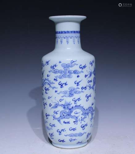 A blue and white 'dragon' wooden club shaped vase,Kang xi Ma...