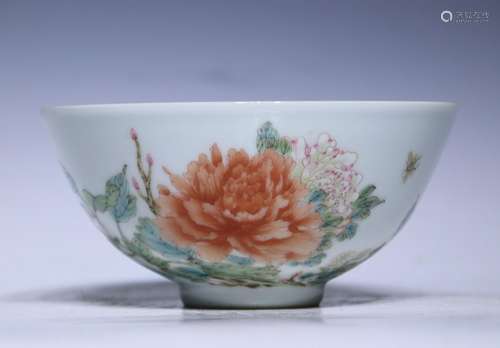 A famille-rose 'floral' bowl ,Yong zheng Mark