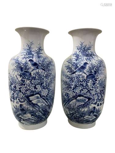 A pair of Wang bu's blue and white 'floral and birds' vase