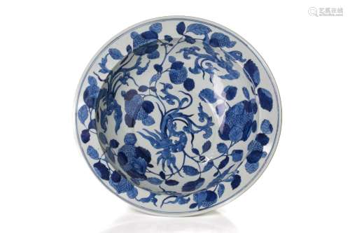 FINE CHINESE PAINTED BLUE & WHITE PORCELAIN BASIN