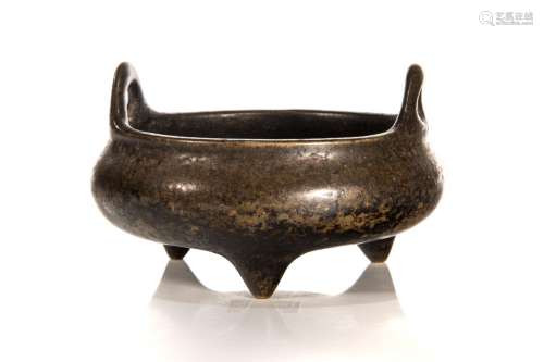 CHINESE EARLY BRONZE TRIPOD CENSER