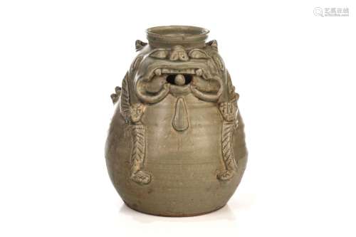 CHINESE YUE WARE MYTHICAL BEAST-FORM POTTERY JAR