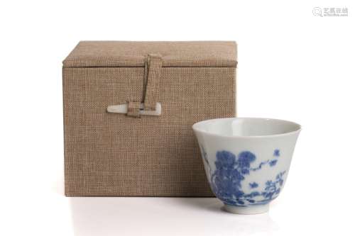 FINE CHINESE BLUE AND WHITE PORCELAIN WINE CUP