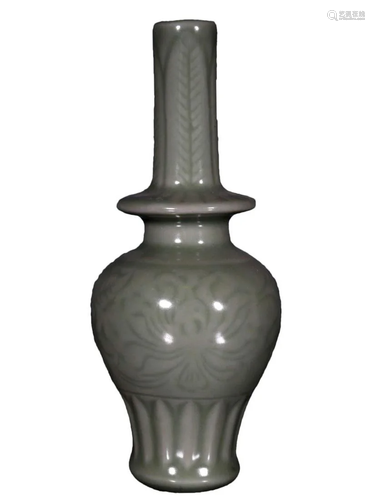 A Gorgeous Longquan-kiln Vase