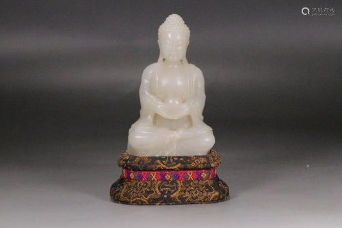 A Hetian Jade Figure Of Guanyin