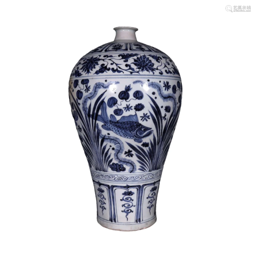 A Wonderful Blue And White Fish Algae Plum Vase