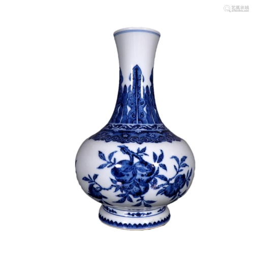 A Lovely Blue And White Three-fruit Vase