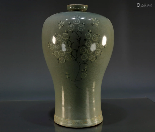 A Fine Korean Celadon-Glazed Floral Plum Vase