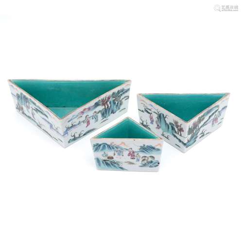 THREE TRIANGULAR BOWLS