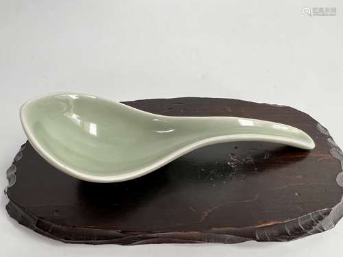 A pale blue spoon with mark, Qing Dynasty Pr.