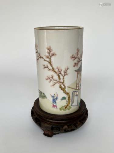 A famille rose brush pot, Qing Dynasty Pr.