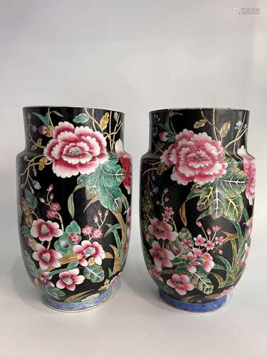 A pair of famille rose teajars, Qing Dynasty Pr.