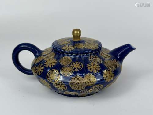 A nice blue ground gilt teapot, marked, YongZheng Pr.
