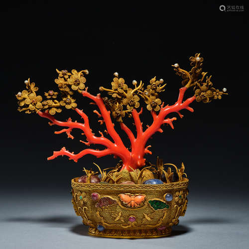 Pure gold coral tree of Qing Dynasty in China