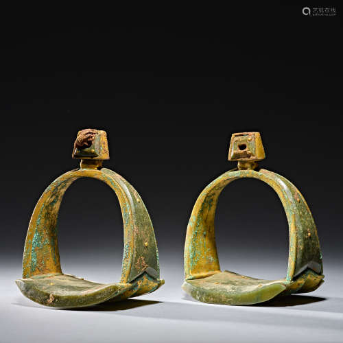 Chinese Yuan Dynasty Hetian jade gilt stirrup