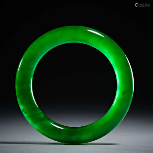 Jade jade bracelet from Qing Dynasty, China
