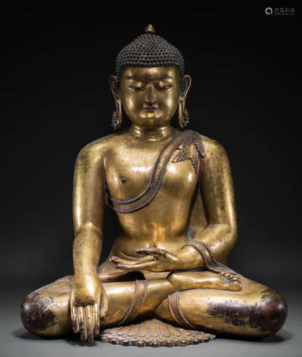 Chinese Qing Dynasty bronze gilt Buddha statue