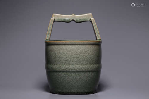 Ming Dynasty, Longquan bucket type water