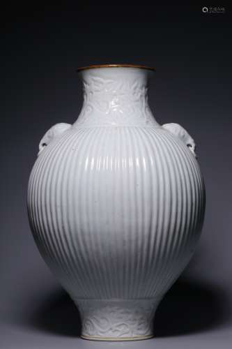 A white porcelain striped vase with animal ears from the Qin...