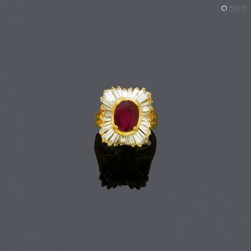 BAGUE RUBIS-DIAMANT.Or jaune 750, 8g.Bague décorative et élé...