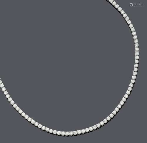 COLLIER EN BRILLANTS.Or blanc 750, 18g.Collier Rivière class...