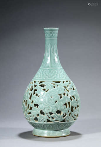 Openwork Celadon-Green Glaze Flower Bottle Vase