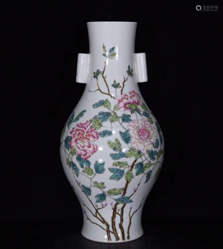清雍正 珐琅彩花卉纹橄榄瓶