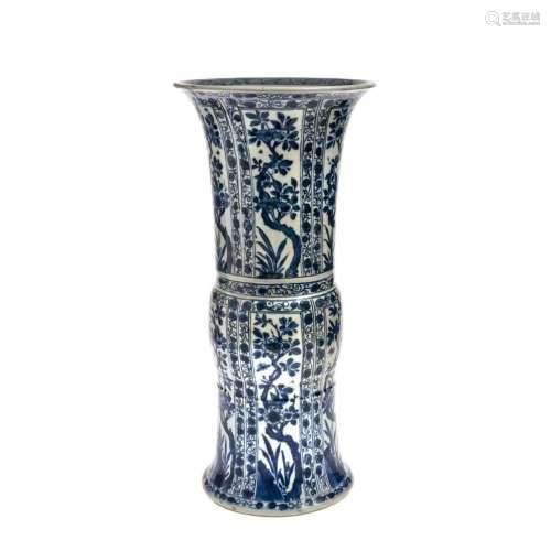 Vase in Ku-Form - China, Qing, Kangxi