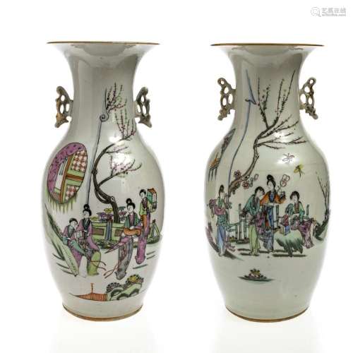 Ein Paar Vasen - China