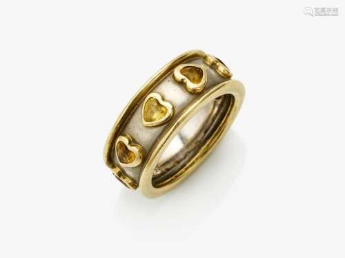 Ring mit herzförmigen gelben Saphiren