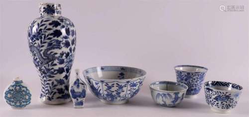 Chinese porcelain, incl. clinched bowl and vase, China 18th/...
