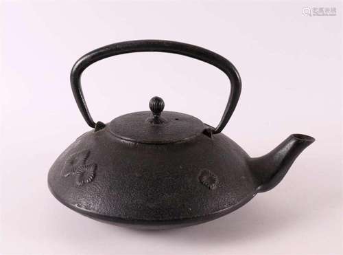 A cast iron water boiler or. tetsubin, Japan, 1st half 20th ...