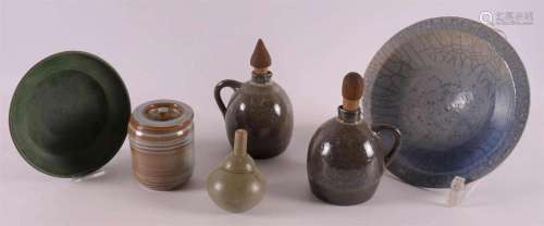 A lot of various stoneware/pottery, including Zaalberg, 20th...