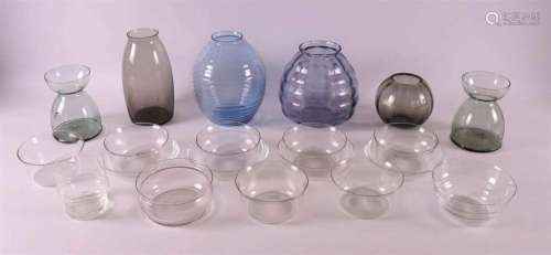 A lot of various mainly Leerdam glass, including signed, ear...