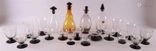 A lot of various Art Deco glass, including Leerdam, ca. 1930...