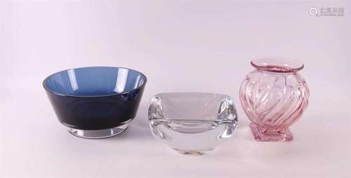 A lot of various glass, including blue glass bowl, 20th cent...