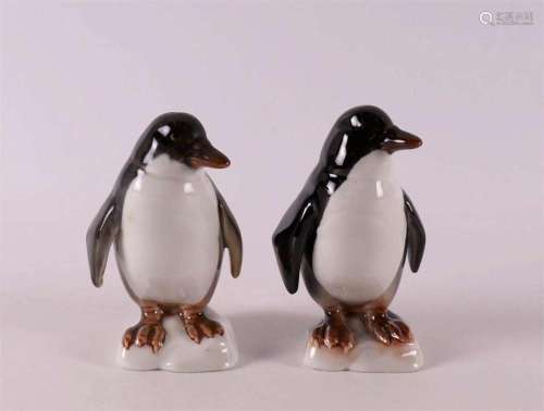 A pair of porcelain penguins, Gama, Spain, 20th century