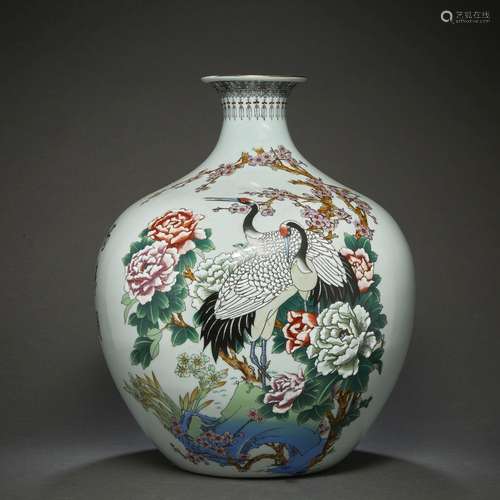 GRAND VASE BOUTEILLEen porcelaine et émaux polychromes dans ...