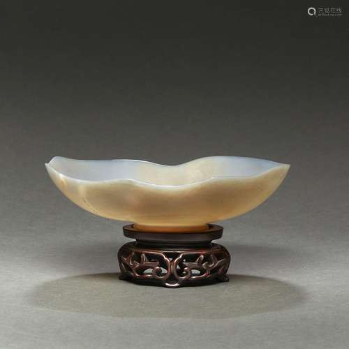 COUPE DE DE FORME OVALEen agate de couleur brun beige. Avec ...