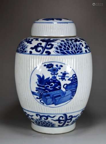 BLUE AND WHITE LIDDED PORCELAIN JAR