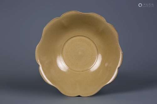 YUE WARE PETALS-RIM PORCELAIN BOWL