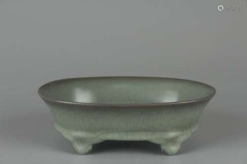 GUAN-TYPE GREEN GLAZED PORCELAIN NARCISSUS BASIN