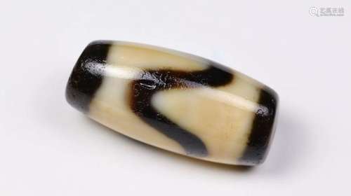 A CANINE-MOTIF DZI BEAD