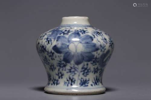 BLUE AND WHITE FLOWER VASE