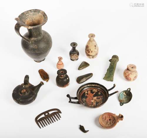 Objets de fouilles en bronze, terre cuite comprenant des lam...