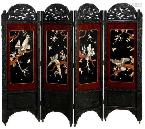 4-turn lacquered folding screen